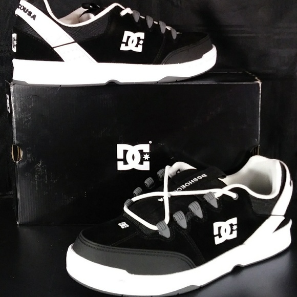 dc syntax black